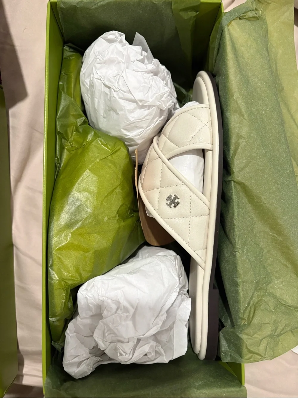 BNIB Tory Burch Willa Criss Cross Cream Quilted Slide Sandals Size 7.5